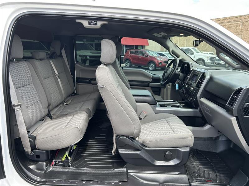 2018 Ford F-150 XLT SuperCab 4WD White at Country with Integrity Motors