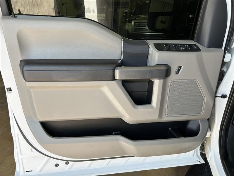 2022 Ford F-250 SD XLT Crew Cab Short Bed 4WD White at Top of Texas Motors