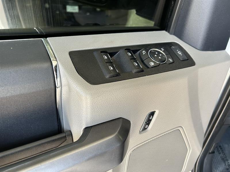 2022 Ford F-250 SD XLT Crew Cab Short Bed 4WD White at Top of Texas Motors