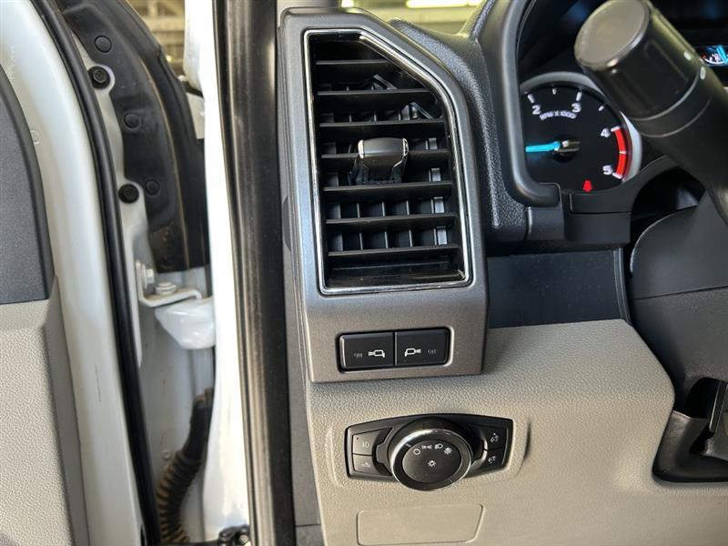 2022 Ford F-250 SD XLT Crew Cab Short Bed 4WD White at Top of Texas Motors