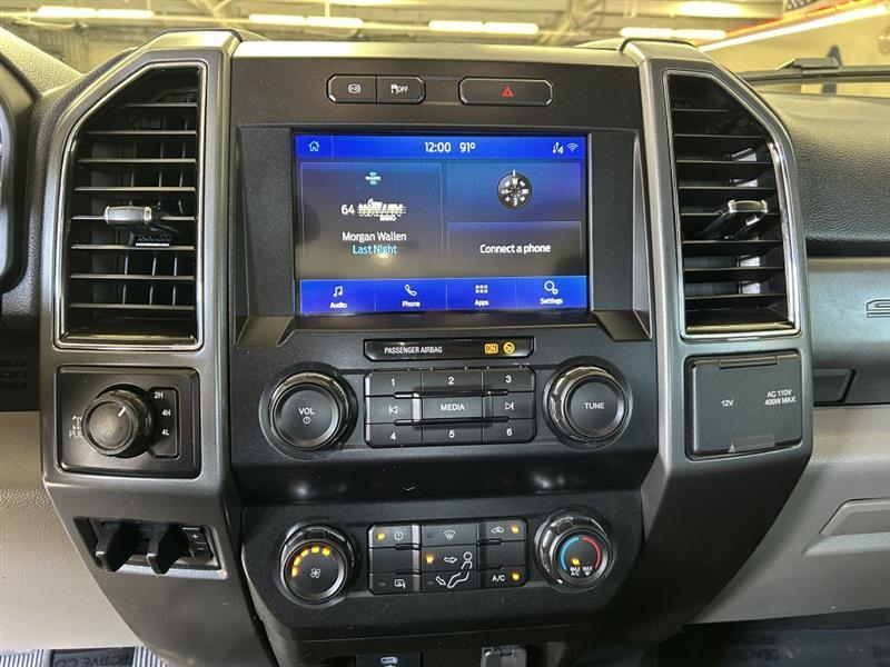 2022 Ford F-250 SD XLT Crew Cab Short Bed 4WD White at Top of Texas Motors
