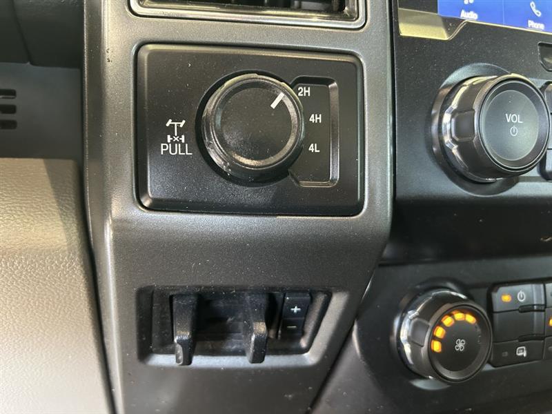 2022 Ford F-250 SD XLT Crew Cab Short Bed 4WD White at Top of Texas Motors