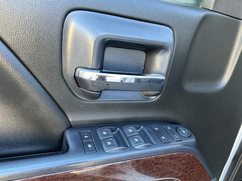 2018 GMC Sierra 2500HD photo 4 of 25