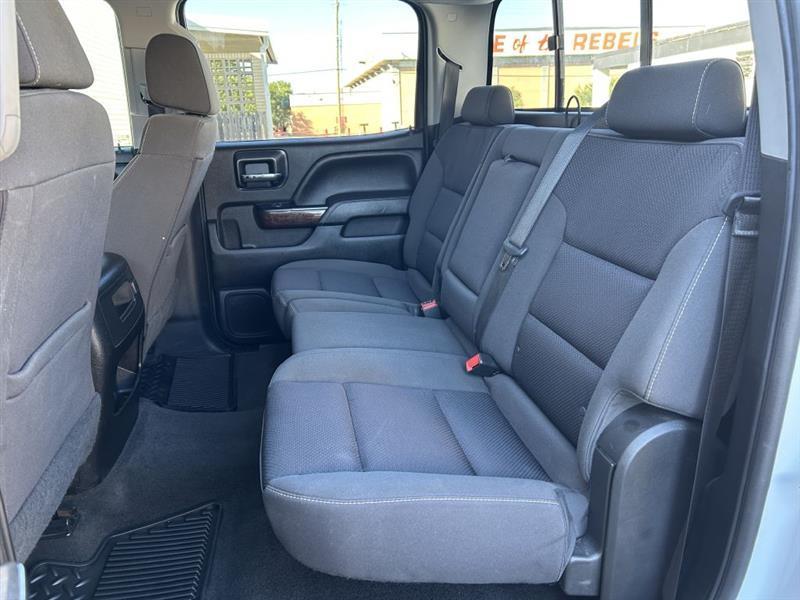 2018 GMC Sierra 2500HD photo 12 of 25
