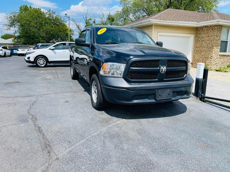 2022 RAM 1500 Classic Tradesman 4x4 Crew Cab 5'7's photo