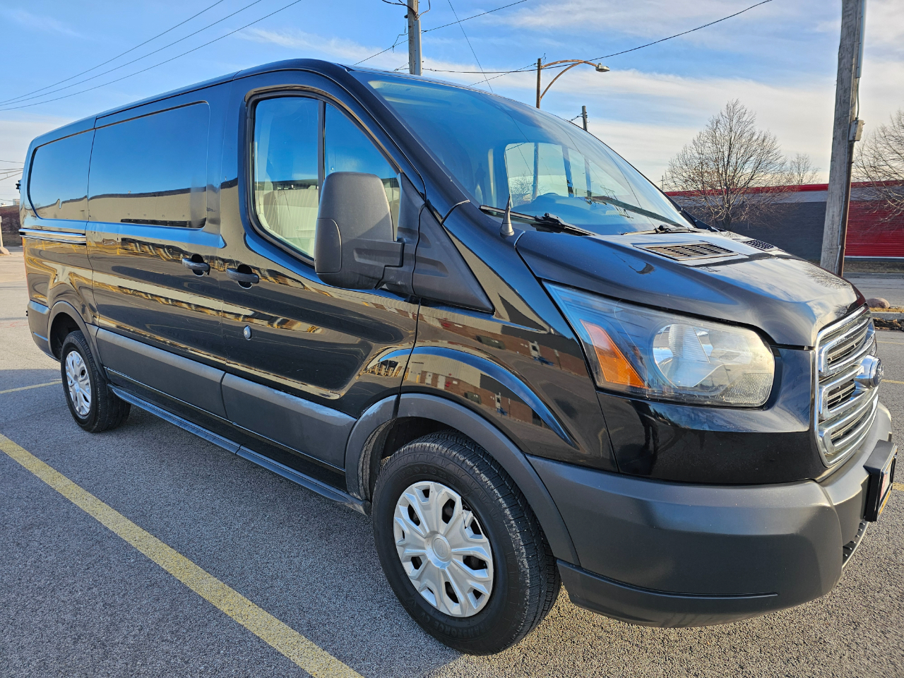 2017 Ford Transit Base's photo