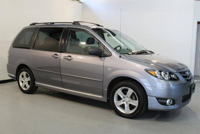 2004 Mazda MPV