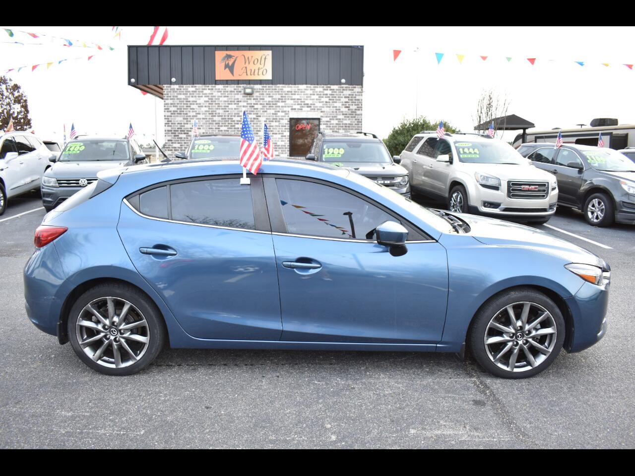 2018 Mazda Mazda3 5-Door Touring Auto's photo