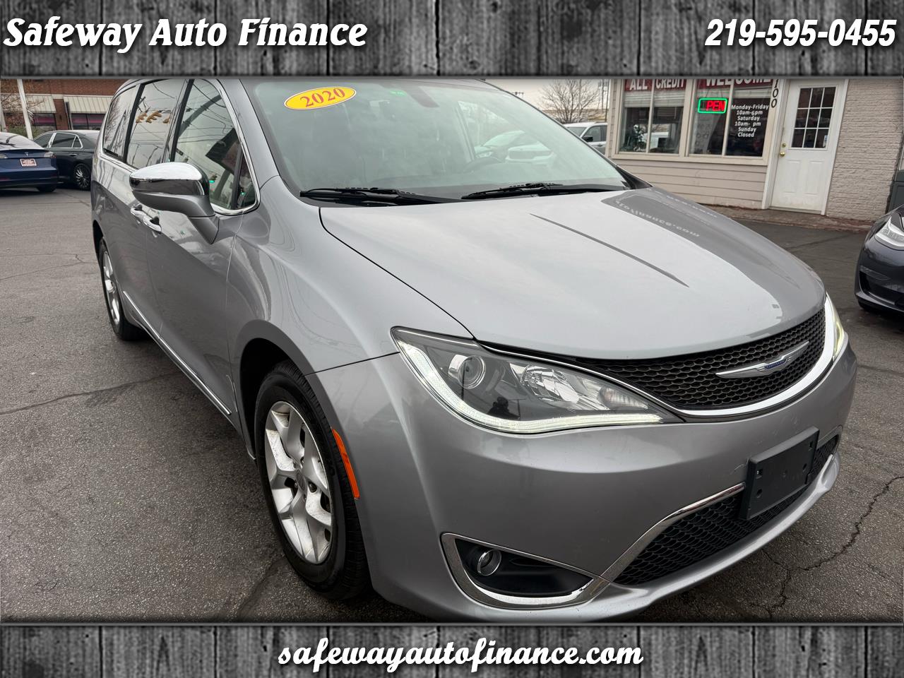 2020 Chrysler Pacifica Limited FWD's photo