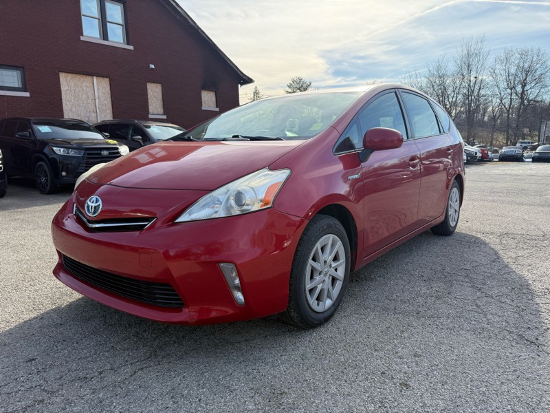 2013 Toyota Prius V Three's photo