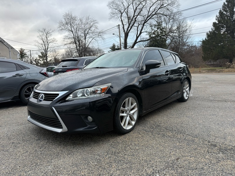 2014 Lexus CT 200h Base's photo