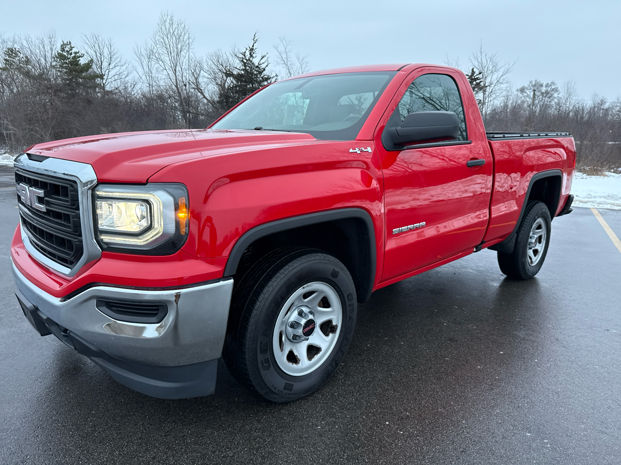 2018 GMC Sierra 1500 4WD Reg Cab 119.0"'s photo