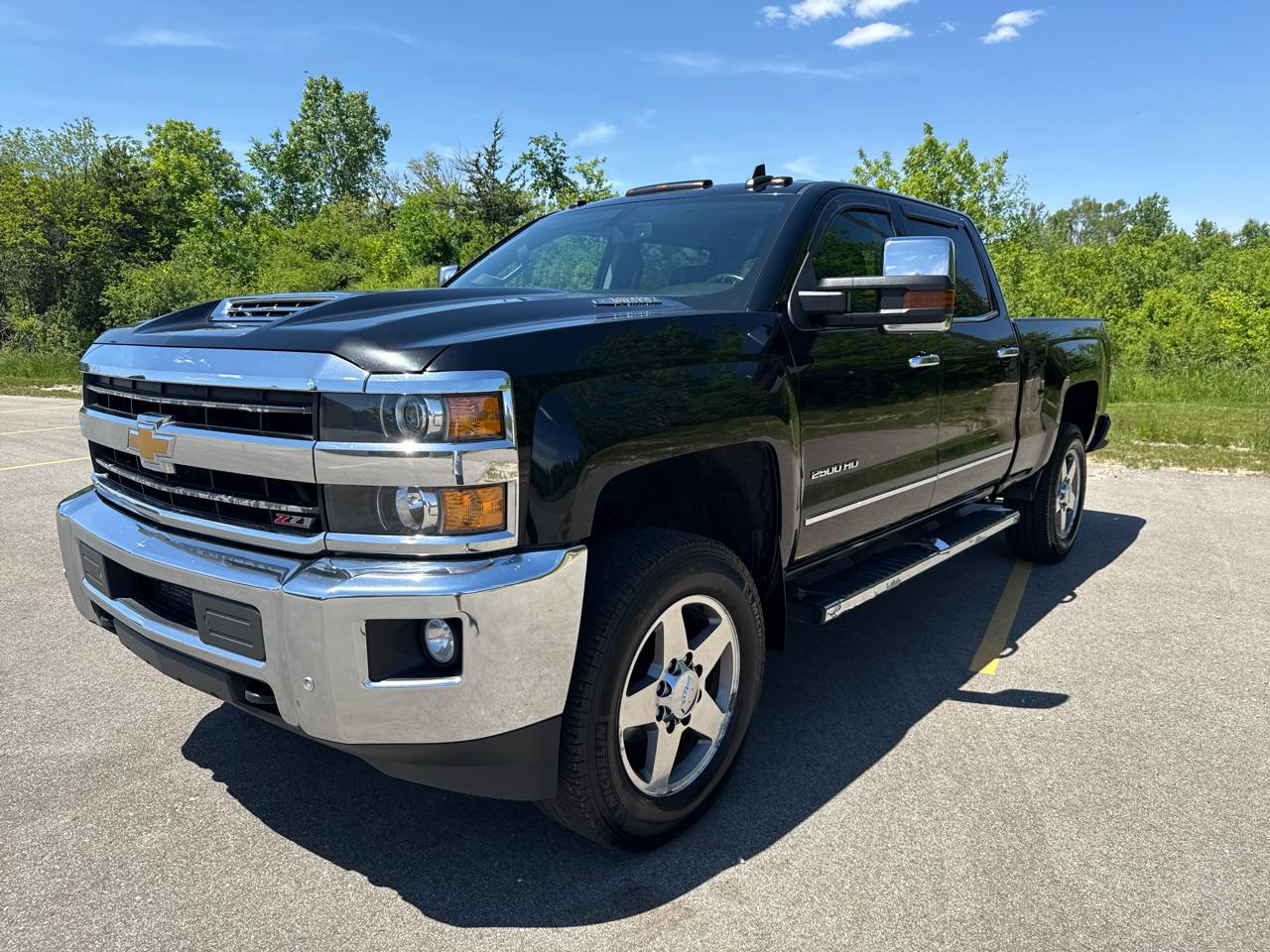 2019 Chevrolet Silverado HD LTZ 4WD Crew Cab Standard Box's photo