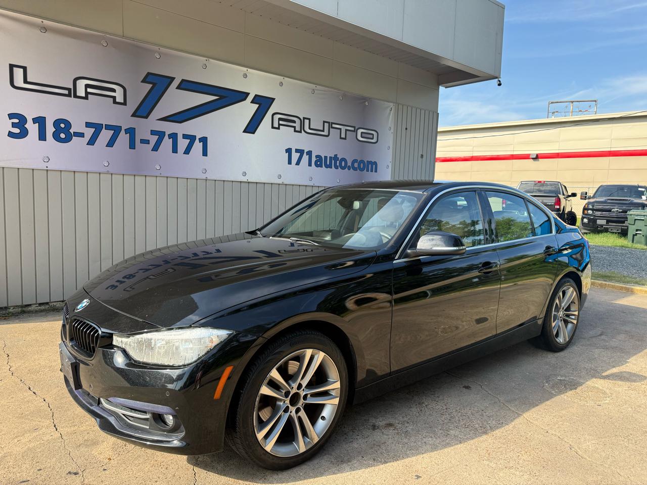2017 BMW 3 Series 330i Sedan's photo