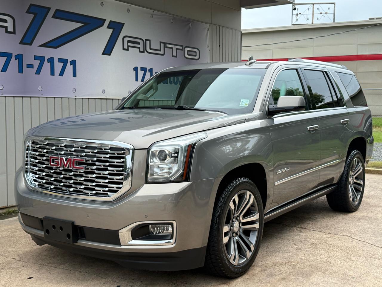 2019 GMC Yukon 4WD Denali's photo