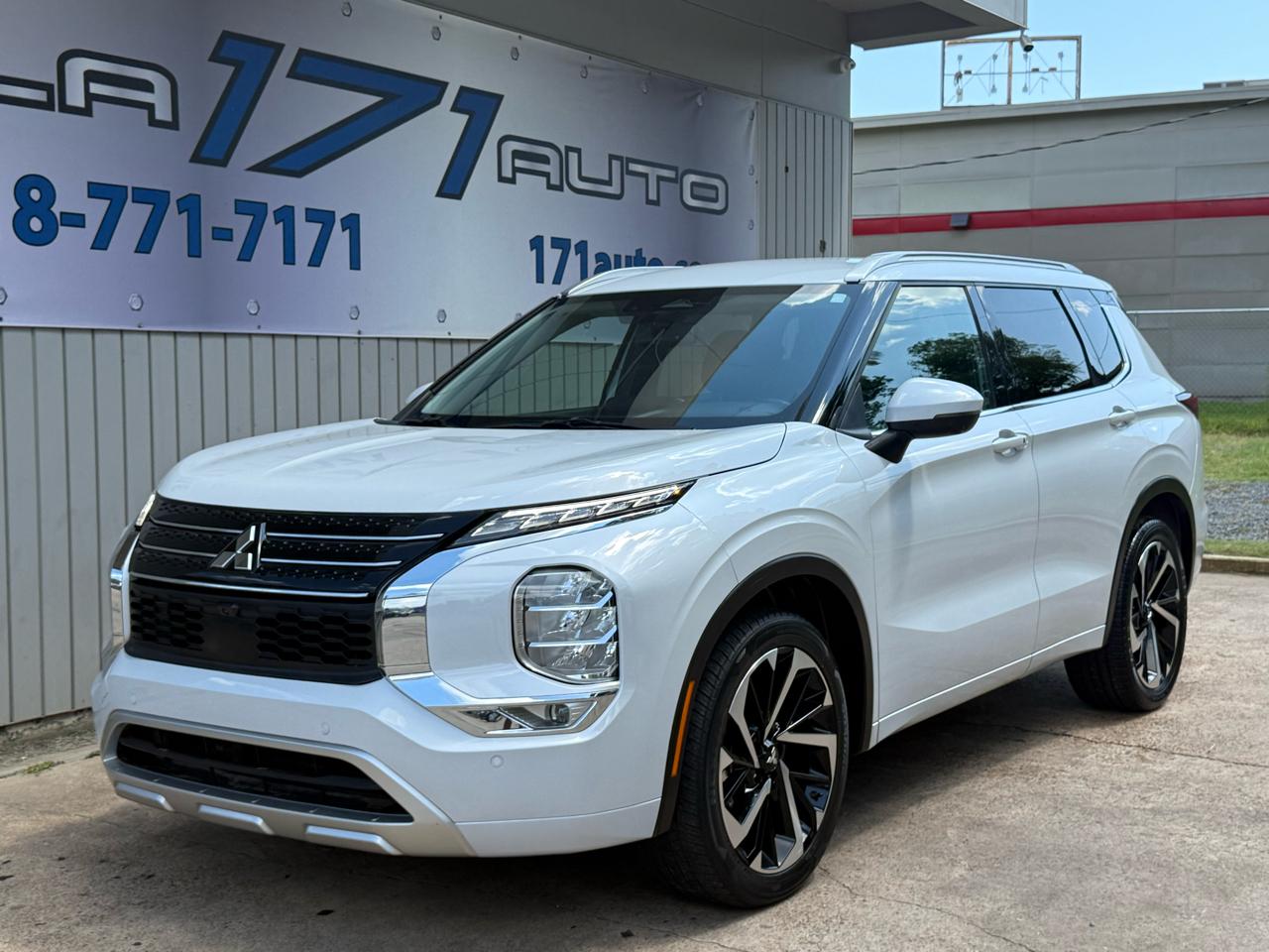 2023 Mitsubishi Outlander SEL - Main Image