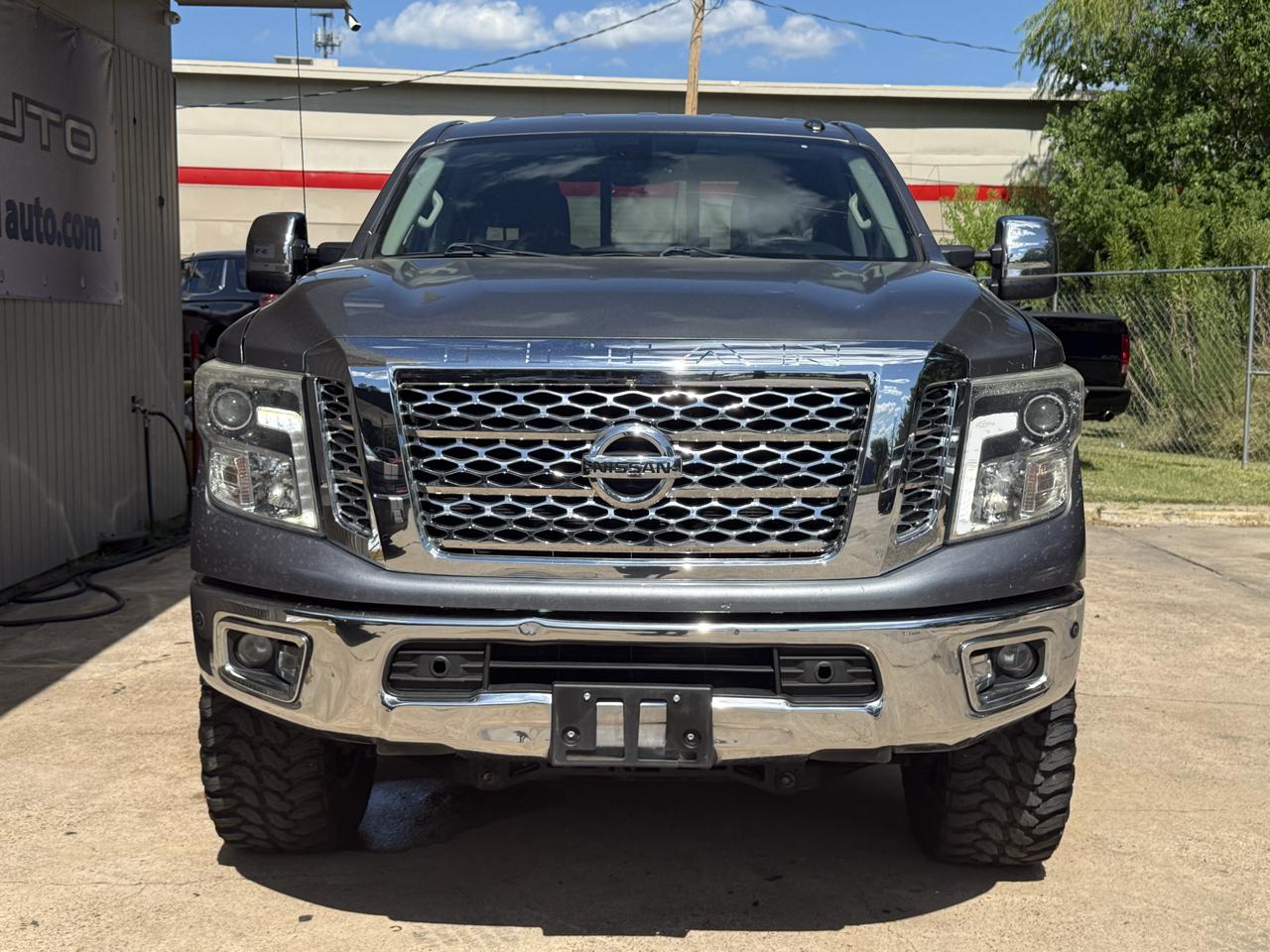 2017 Nissan Titan XD SL - Image 2