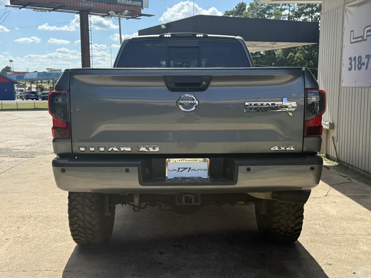 2017 Nissan Titan XD SL - Image 5