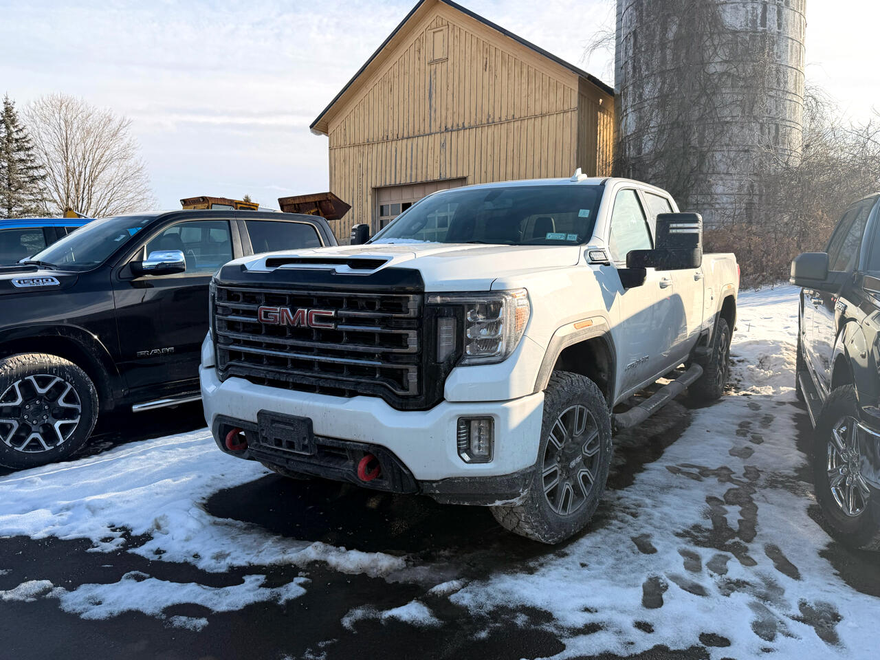 2023 GMC Sierra 2500HD AT4 Crew Cab 4WD's photo
