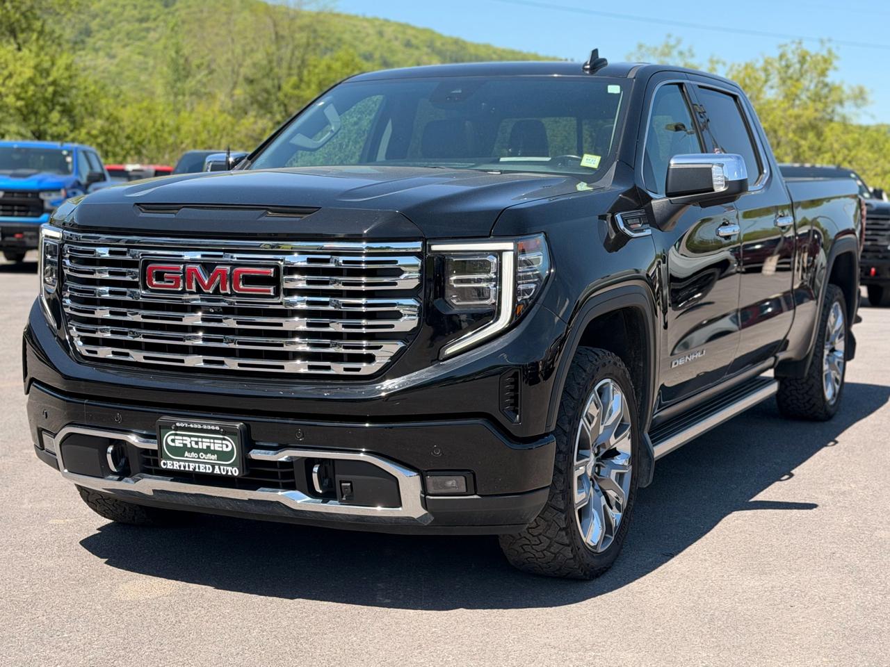 2023 GMC Sierra Denali 4WD Crew Cab Short Box's photo
