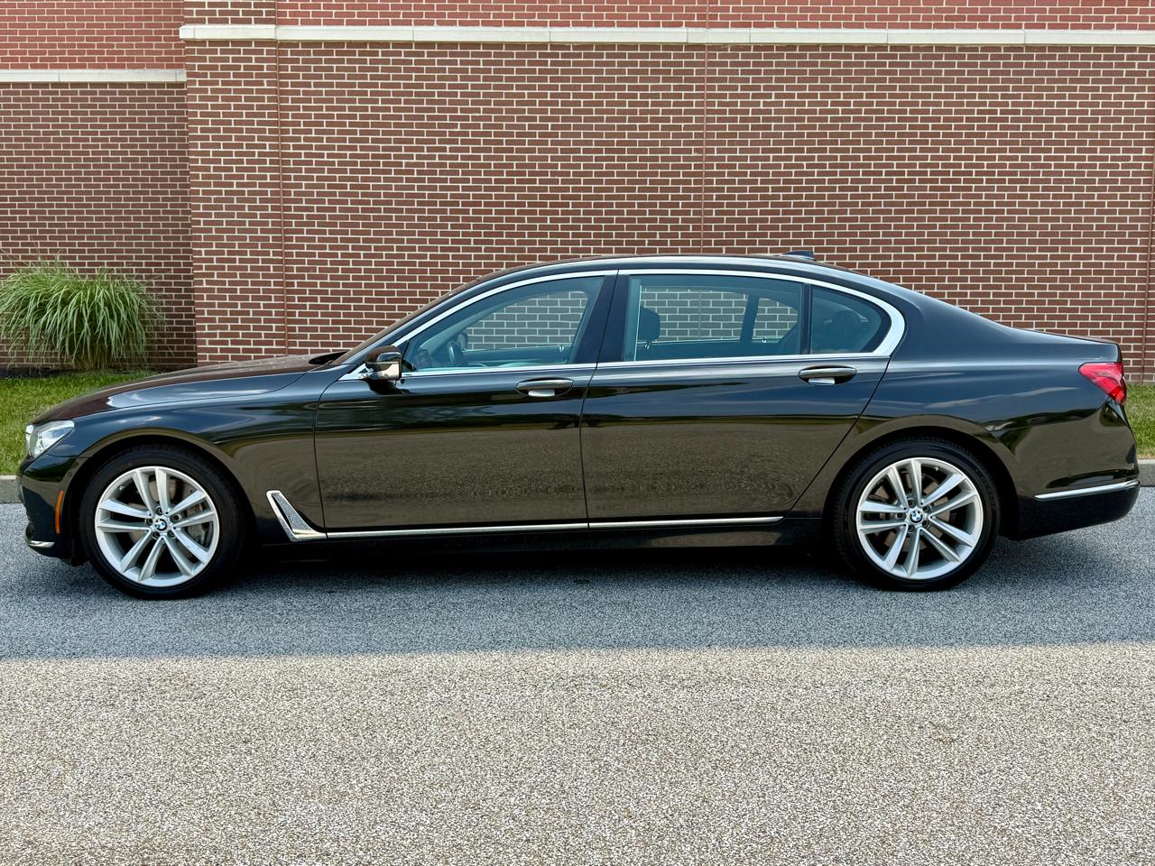 Photo 4 of 2017 BMW 7 Series 750i xDrive