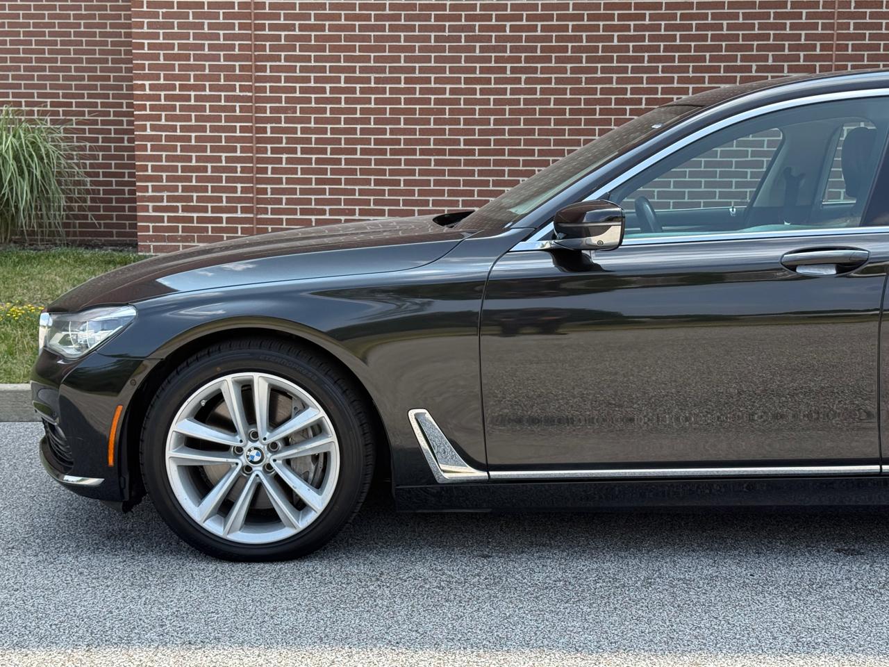 Photo 5 of 2017 BMW 7 Series 750i xDrive