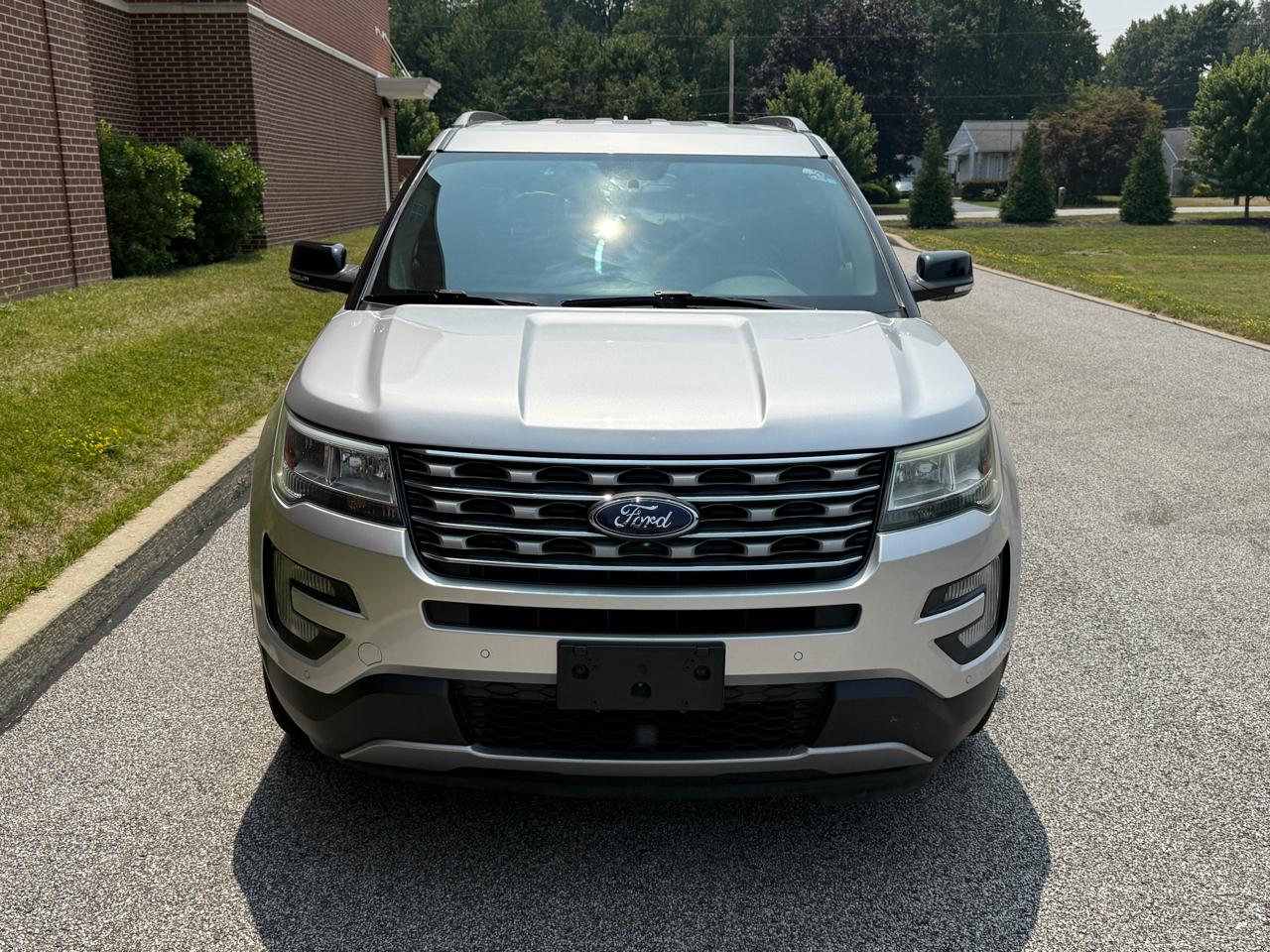 Photo 2 of 2017 Ford Explorer XLT