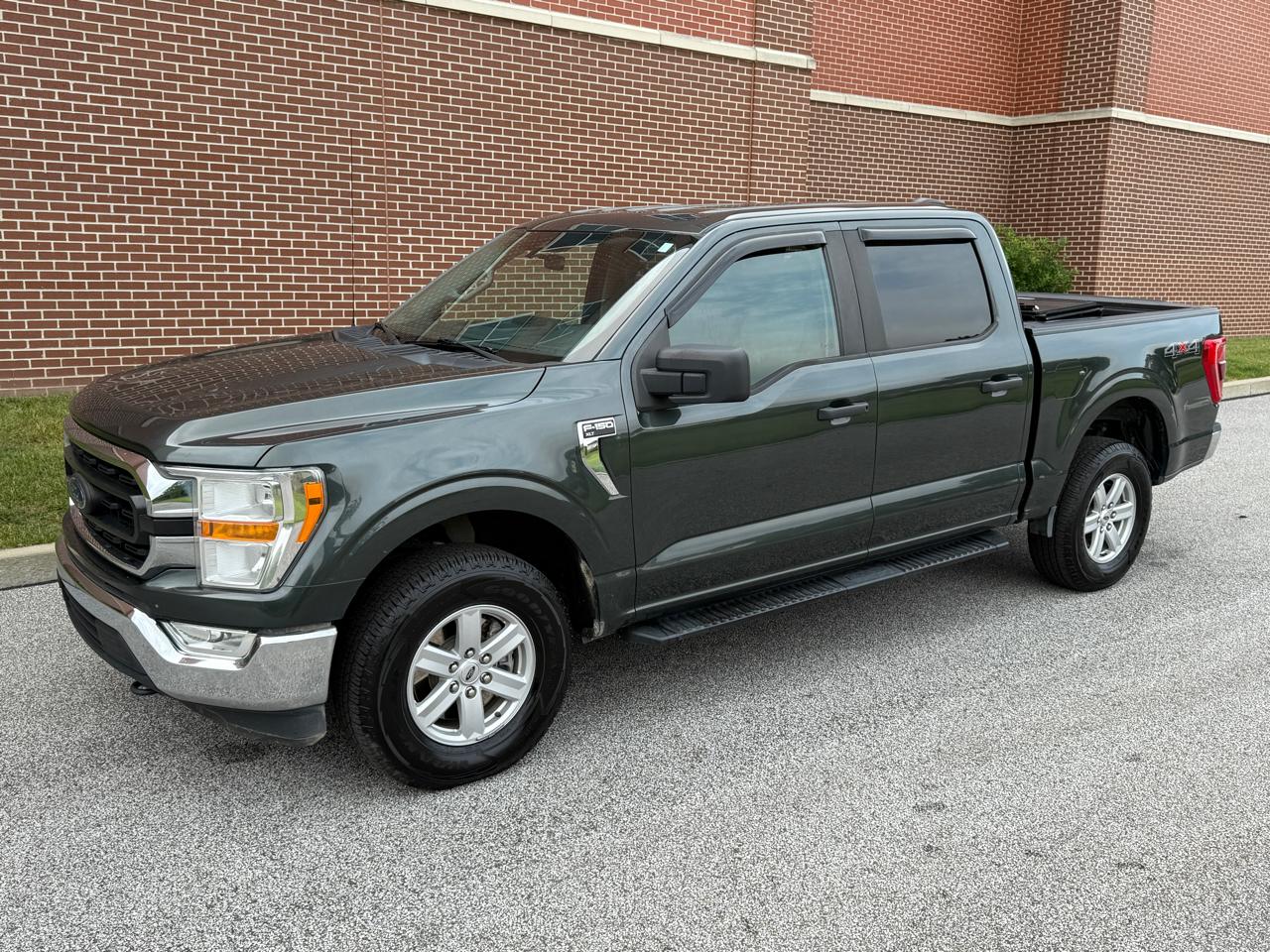 Photo 2 of 2021 Ford F-150 XLT