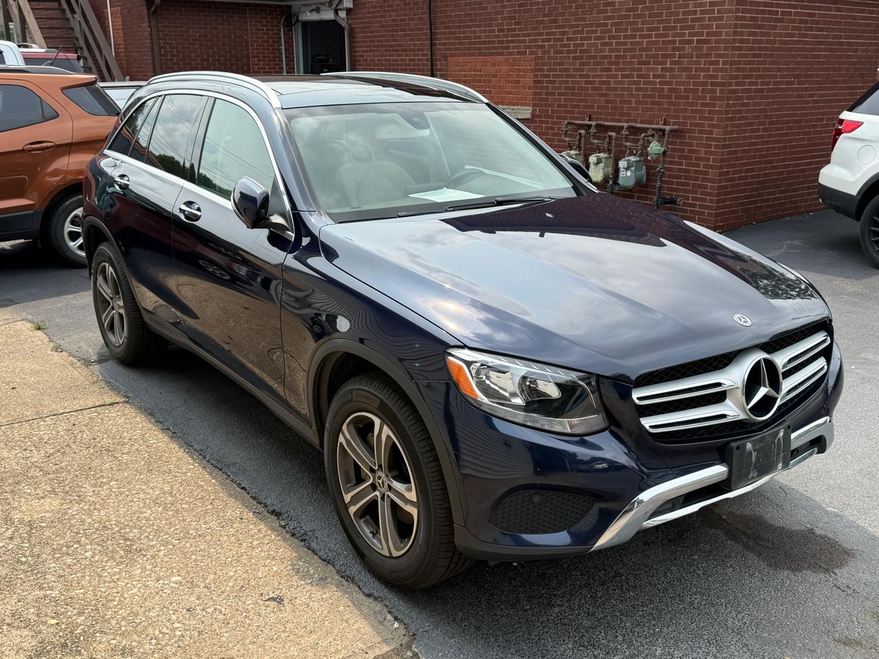Photo 2 of 2019 Mercedes-Benz GLC GLC 300 4MATIC