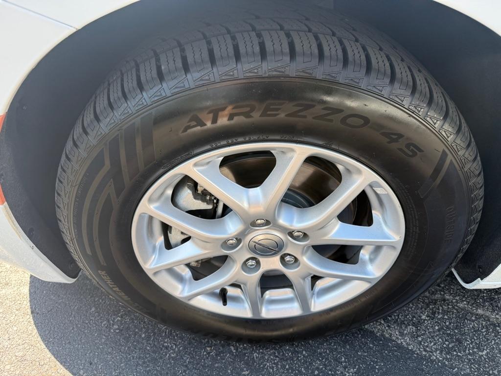 2023 Chrysler Voyager photo 10 of 33