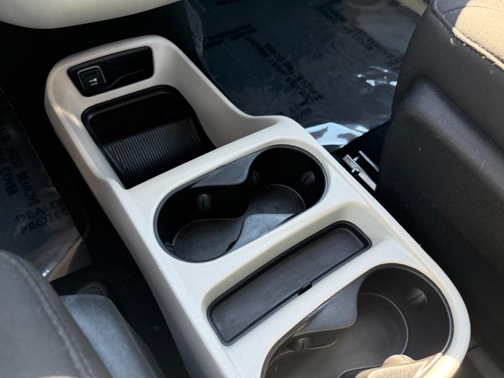 2023 Chrysler Voyager photo 24 of 33