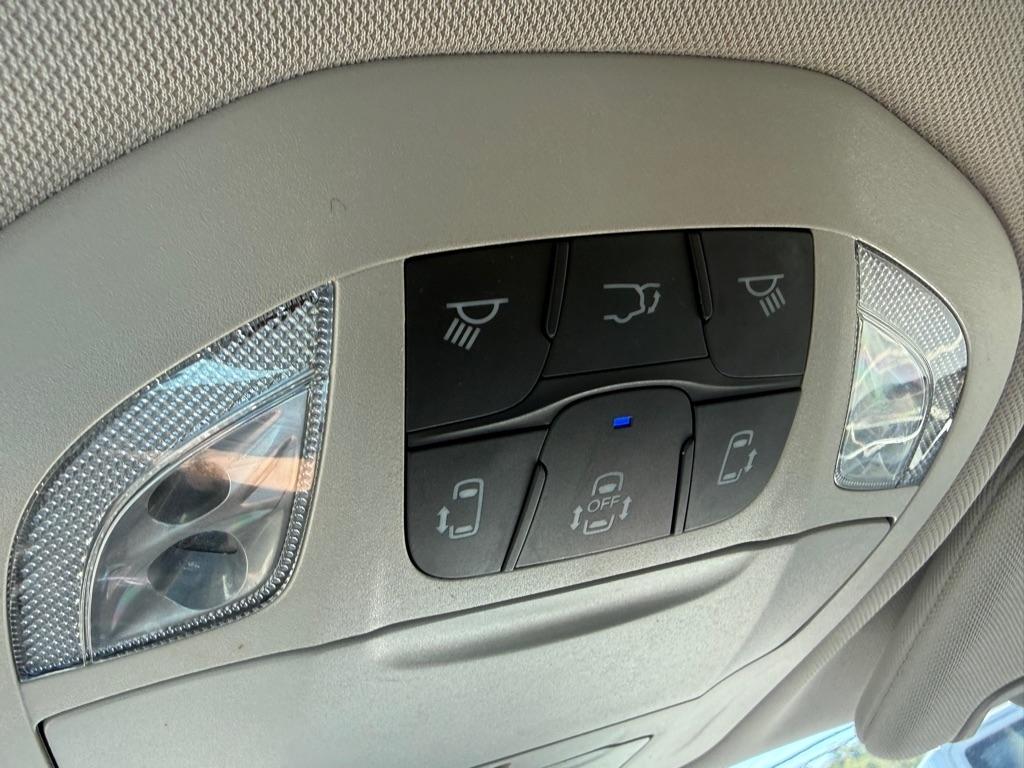 2023 Chrysler Voyager photo 28 of 33