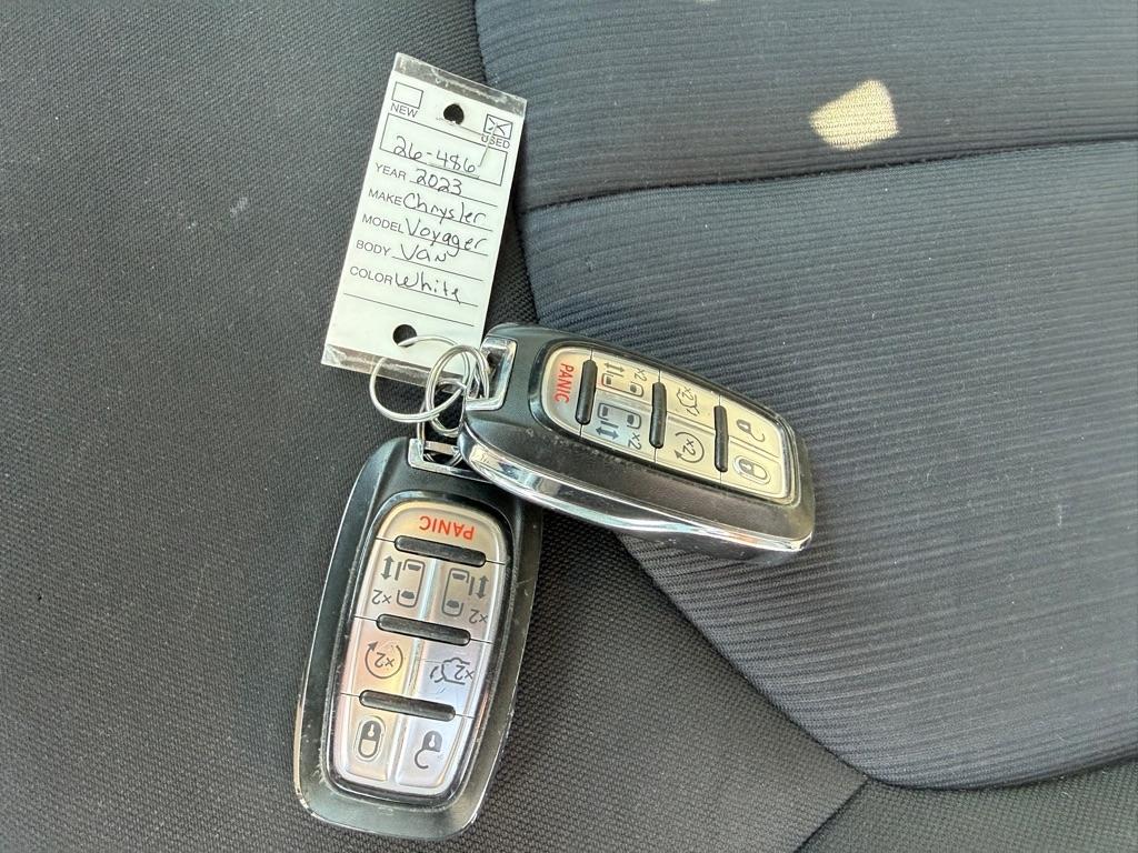 2023 Chrysler Voyager photo 31 of 33