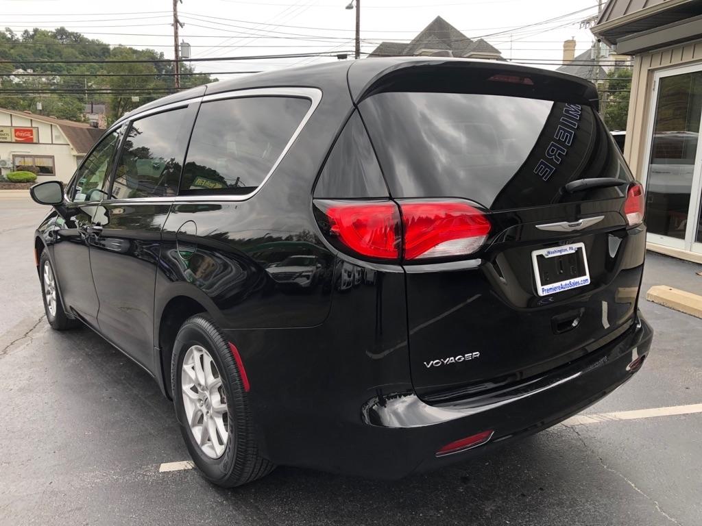 2024 Chrysler Voyager photo 4 of 40