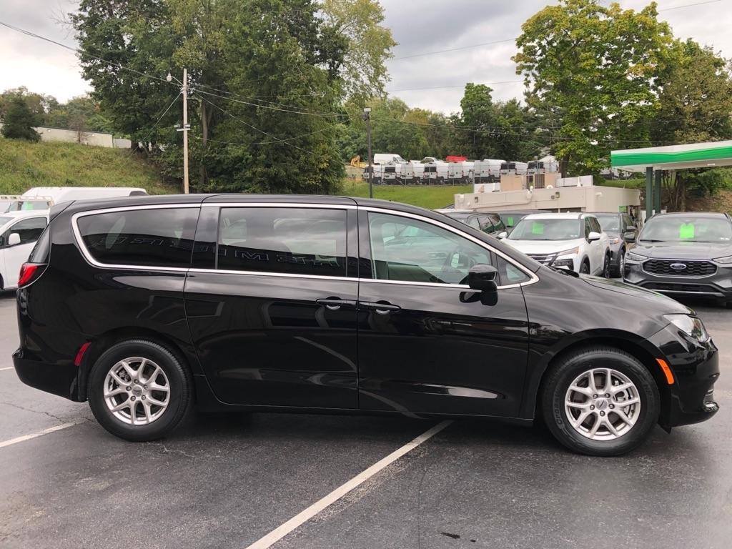 2024 Chrysler Voyager photo 7 of 40