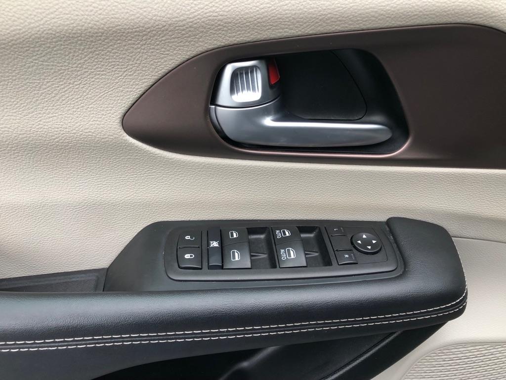 2024 Chrysler Voyager photo 17 of 40