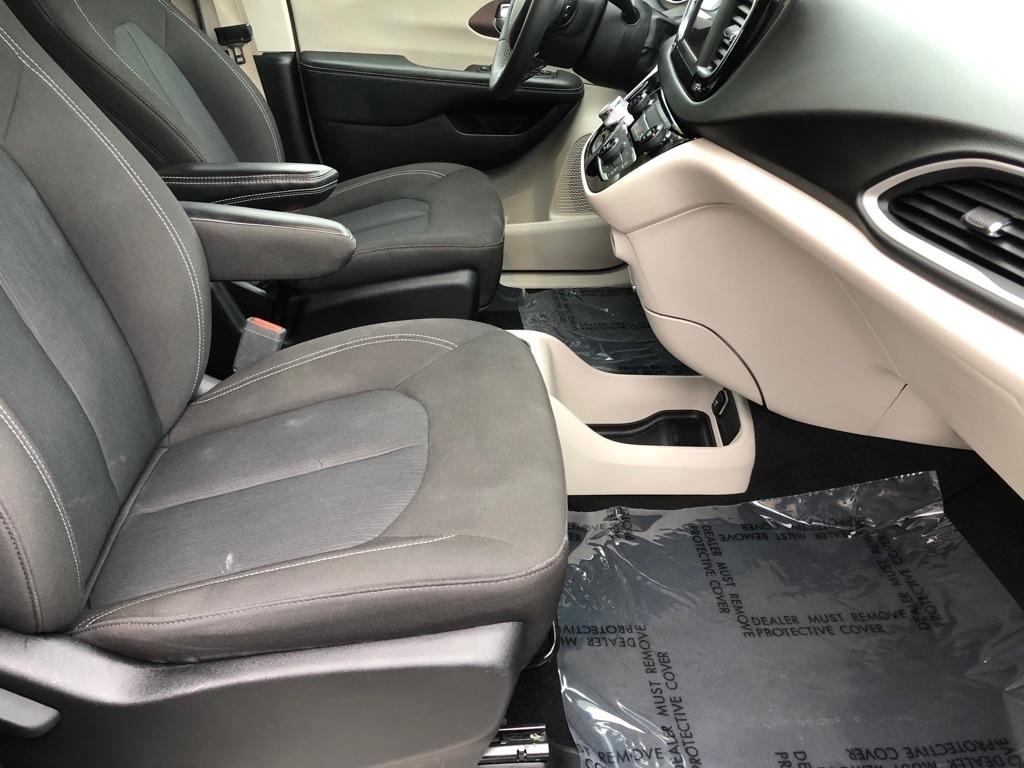 2024 Chrysler Voyager photo 25 of 40