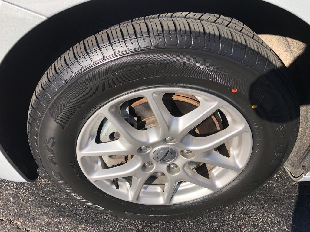 2024 Chrysler Pacifica photo 11 of 42