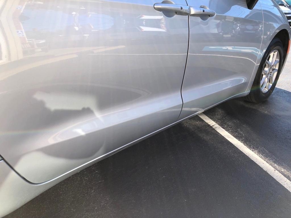 2024 Chrysler Pacifica photo 15 of 42