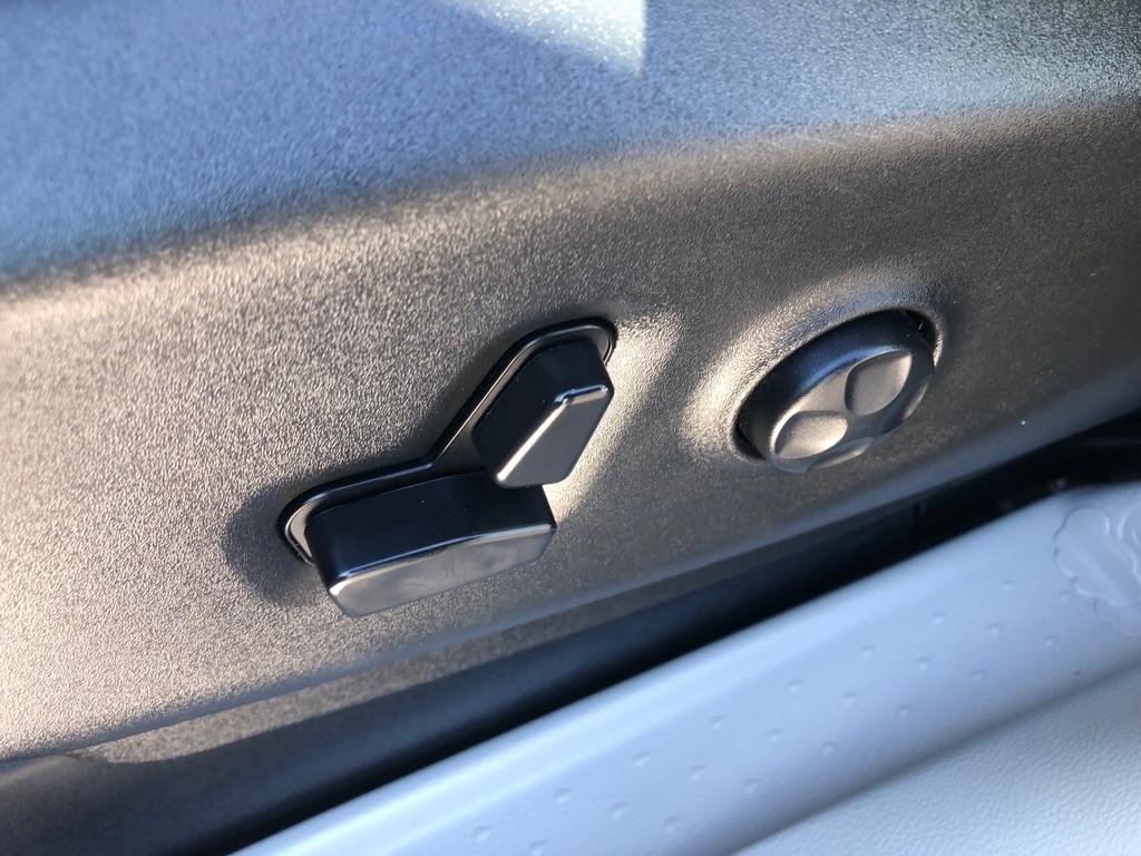 2024 Chrysler Pacifica photo 20 of 42