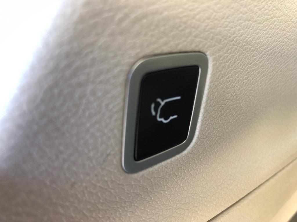 2024 Chrysler Pacifica photo 25 of 42