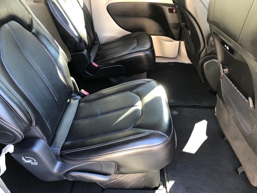 2024 Chrysler Pacifica photo 26 of 42