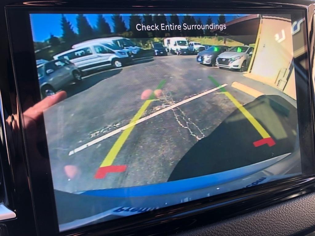 2024 Chrysler Pacifica photo 33 of 42