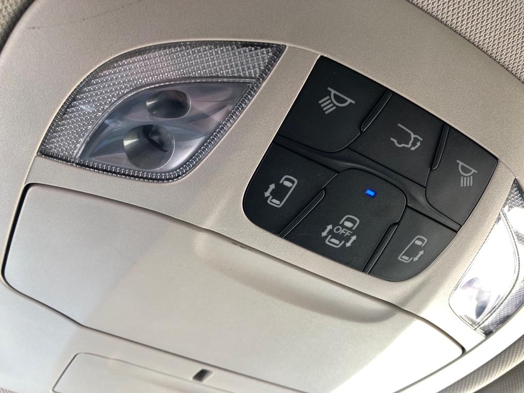 2024 Chrysler Pacifica photo 34 of 42