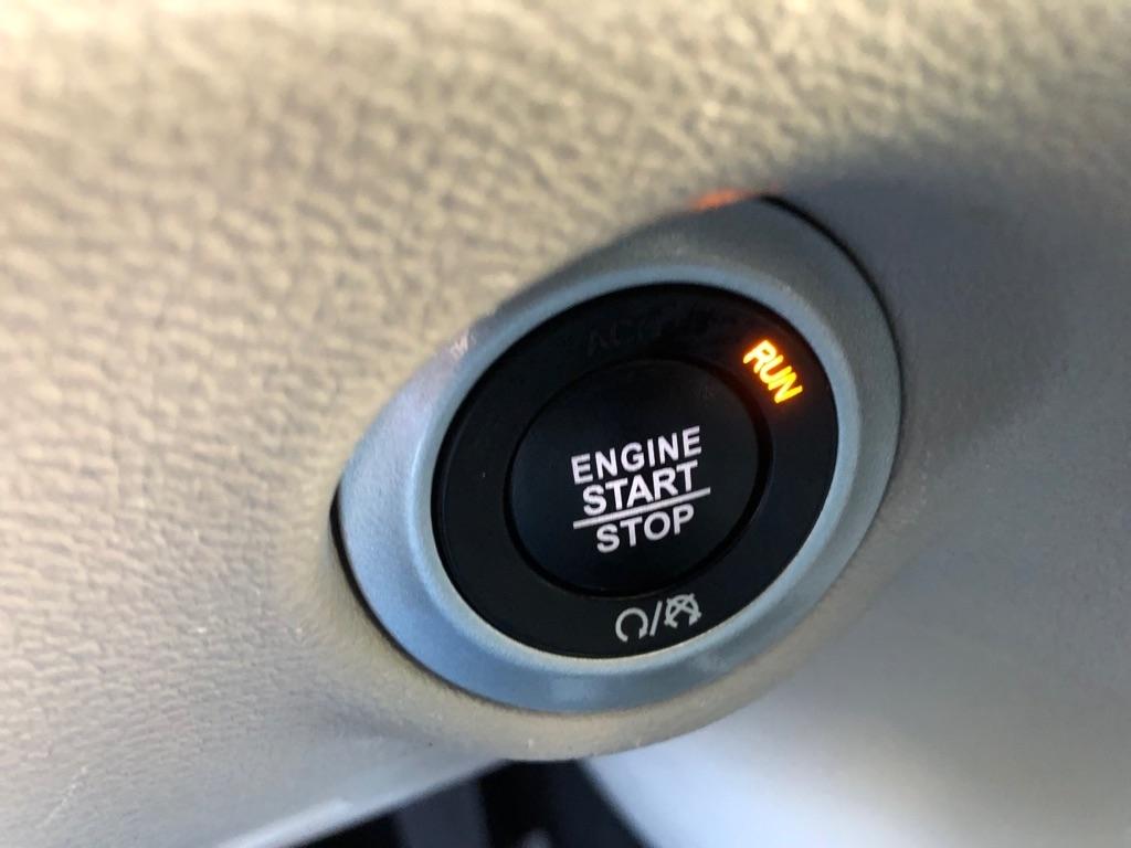 2024 Chrysler Pacifica photo 35 of 42