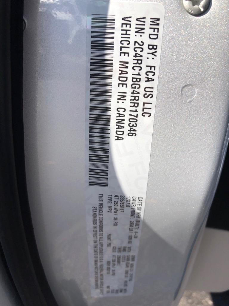 2024 Chrysler Pacifica photo 41 of 42