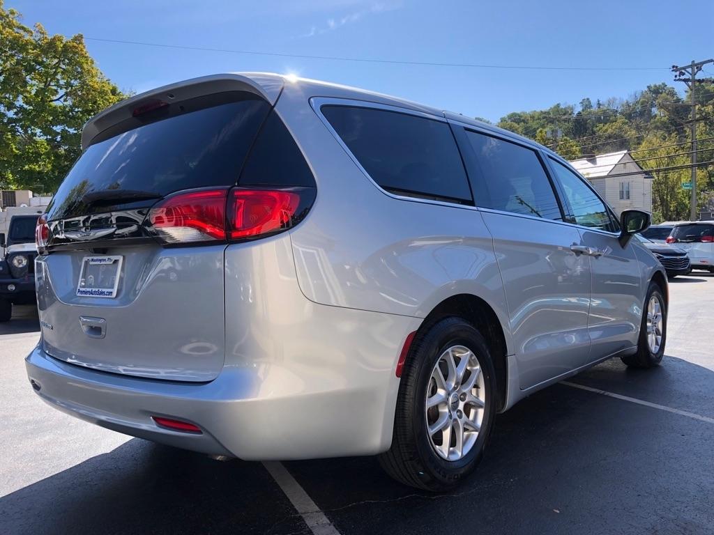 2023 Chrysler Voyager photo 6 of 42