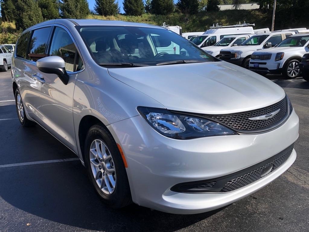 2023 Chrysler Voyager photo 8 of 42