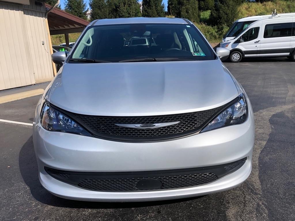 2023 Chrysler Voyager photo 9 of 42