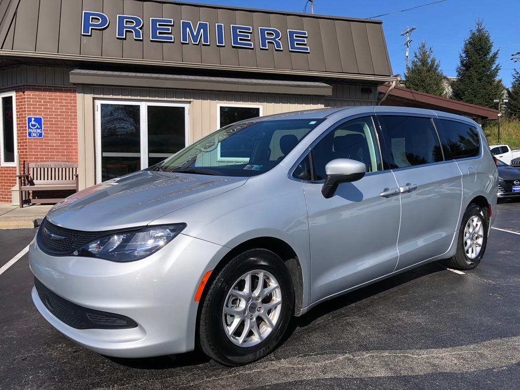 2023 Chrysler Voyager photo 10 of 42